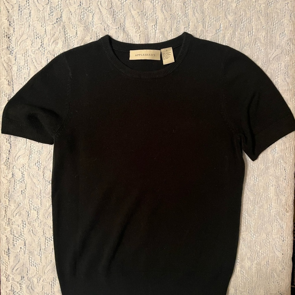 Appleseed's Black Short Sleeve Tee